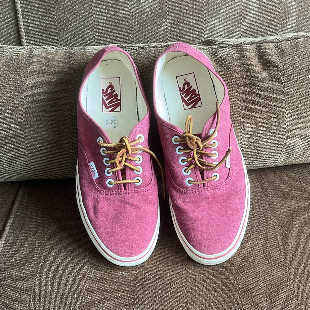 Vans Unisex  Boat Sneakers, Size M9.5/W11, color Rosey Red